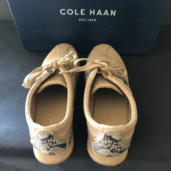 Cole Haan 7.5 Tan - Picture 2 of 6